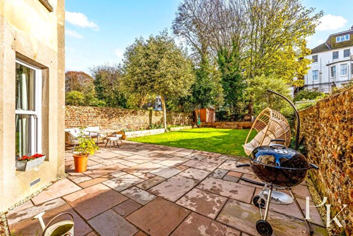 2 Bedroom Apartment For Sale In Selborne Road, Hove, BN3