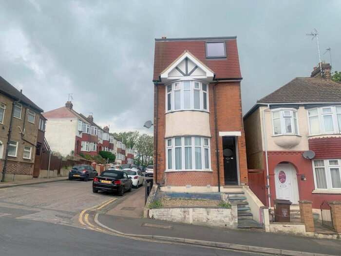 1 Bedroom Flat To Rent In Camden Road, Gillingham, Kent, ME7