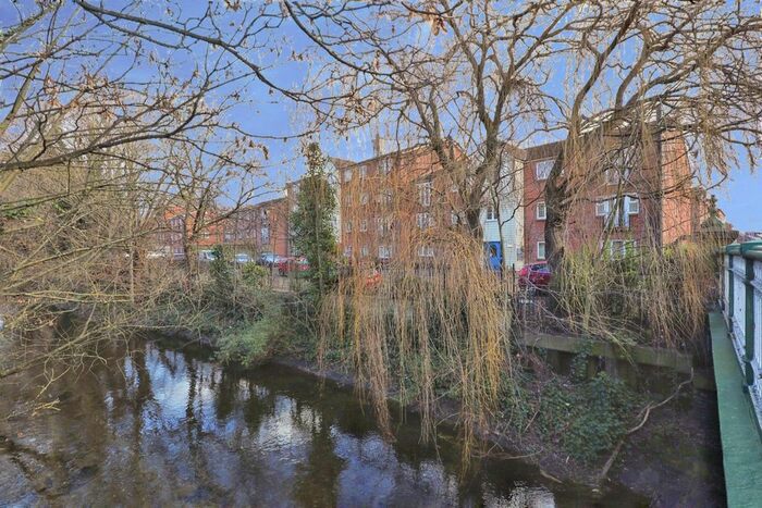 2 Bedroom Flat To Rent In Mill Bridge Close, Retford, DN22