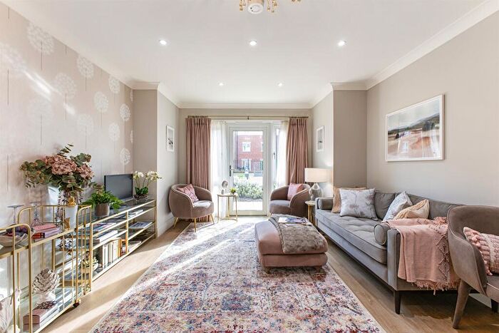 1 Bedroom Apartment For Sale In Grove Road, Wantage, OX12