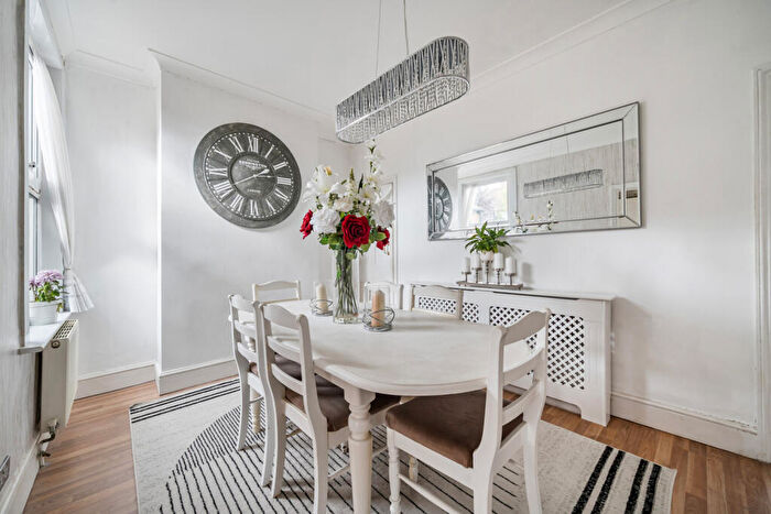 2 Bedroom Terraced House For Sale In Brook Street, Erith, DA8