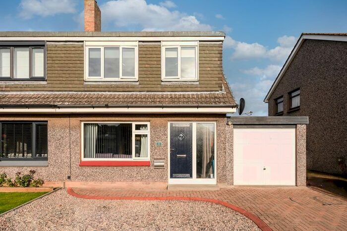3 Bedroom Semi-Detached House For Sale In Maree Place, Crossford, Dunfermline, KY12