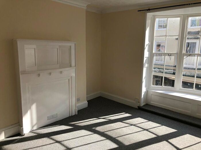 2 Bedroom Flat To Rent In St Thomas Street - Weymouth Town Centre, DT4