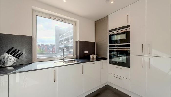 2 Bedroom Flat To Rent In Fulham Road, London, SW3