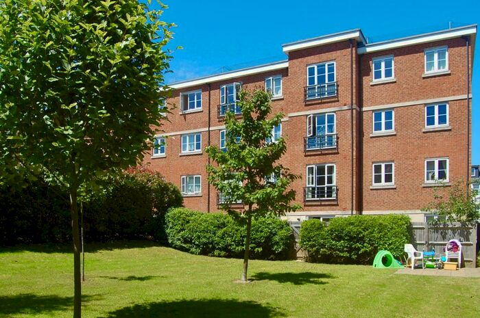 2 Bedroom Flat To Rent In Discovery House, Eastbourne, BN21