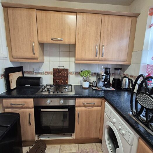 1 Bedroom Ground Maisonette To Rent In Sinclair Road, London, E4
