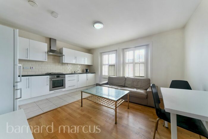3 Bedroom Flat To Rent In Putney High Street, London, SW15