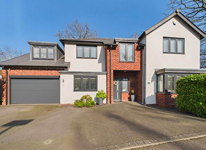 5 Bedroom Detached House For Sale In Penns Lake Road, Walmley, Sutton Coldfield, B76
