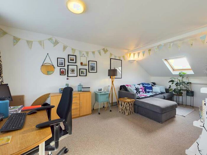 2 Bedroom Apartment To Rent In Walls Hill Road, Torquay, TQ1