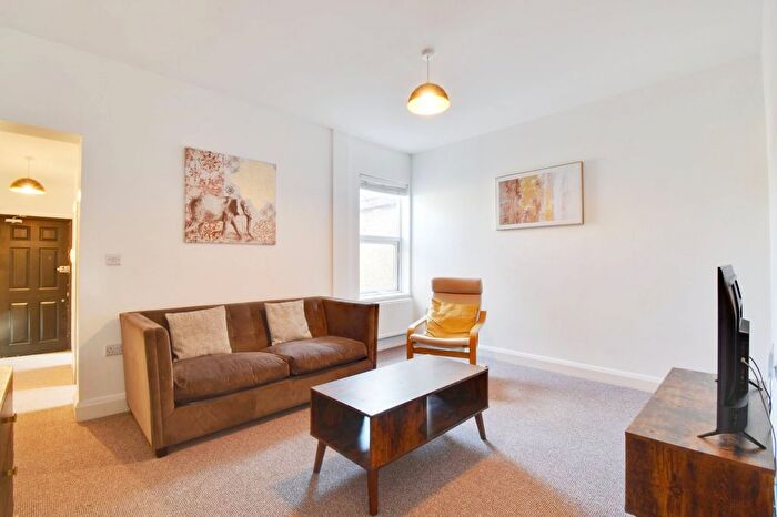 1 Bedroom Flat To Rent In Market Street, Watford, Hertfordshire, WD18