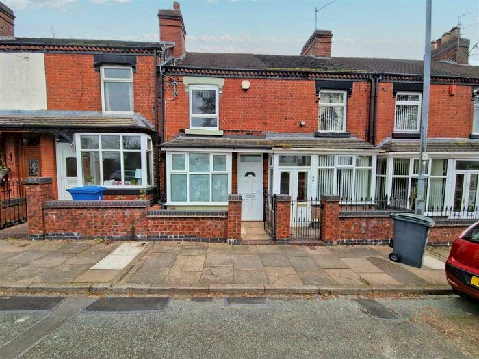 3 Bedroom Terraced House To Rent In Park Road, Burslem, Stoke-On-Trent, ST6
