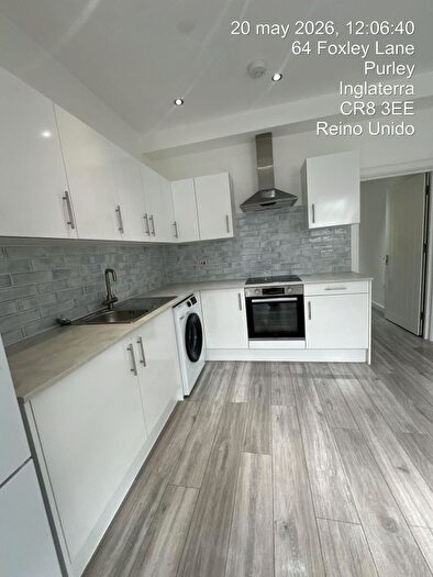 2 Bedroom Flat To Rent In Foxley Lane, Purley, CR8