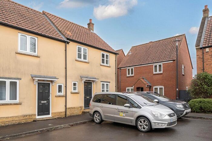 3 Bedroom Semi Detached House For Sale In Dukes Field, Shepton Mallet, BA4