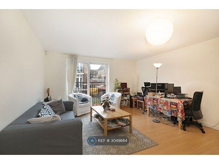 2 Bedroom Flat To Rent In Turin Street, London, E2