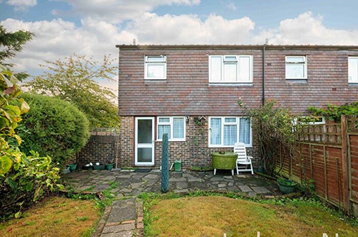 3 Bedroom Terraced House To Rent In Cumberland Close, Epsom, KT19