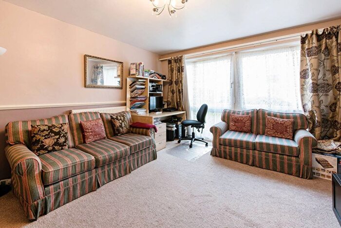 1 Bedroom Flat To Rent In Bevill Allen Close, Tooting, London, SW17