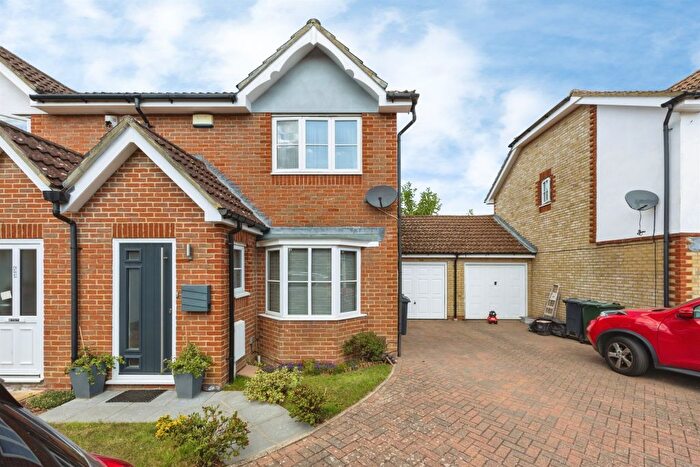 3 Bedroom Semi-Detached House For Sale In Manor House Drive, Kingsnorth, Ashford, TN23