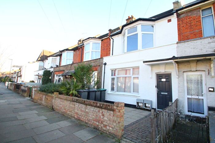 1 Bedroom Flat To Rent In Woodlands Park Road, Haringey, N15