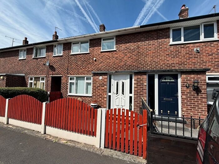 2 Bedroom Terraced House For Sale In Lanegate, Hyde, SK14