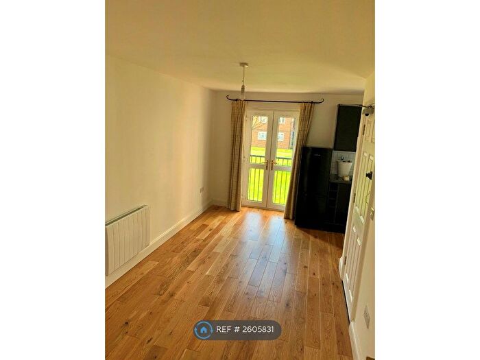 1 Bedroom Flat To Rent In Whiston Road, London, E2