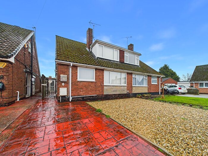 3 Bedroom Semi Detached House For Sale In Hardwick Avenue, Sutton In Ashfield, Nottinghamshire, NG17