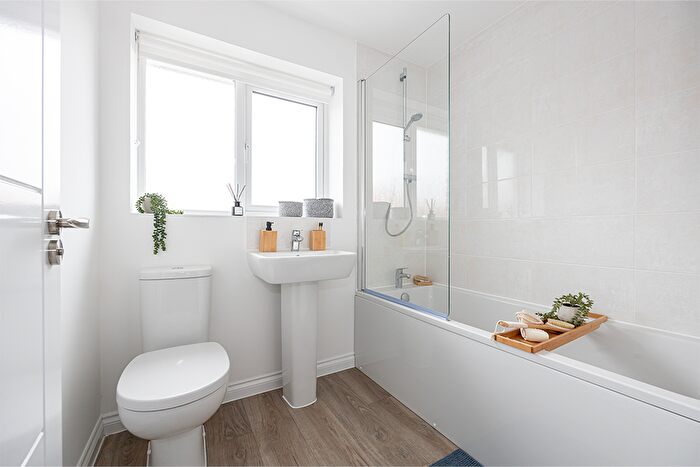 4 Bedroom Terraced House To Rent In Bucklers Ride, Crowthorne, RG45