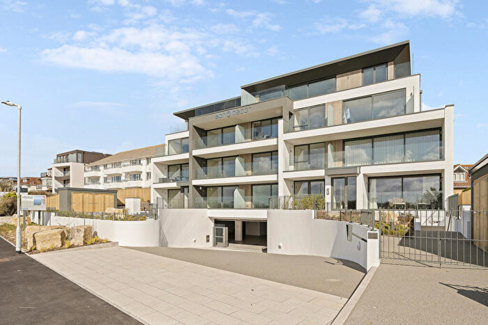 2 Bedroom Apartment For Sale In Boscombe Overcliff Drive, Southbourne, Bournemouth, Dorset, BH5