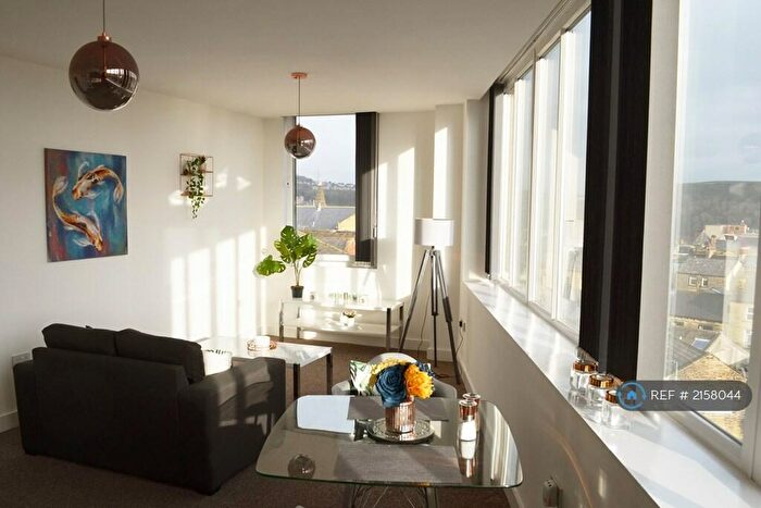 1 Bedroom Flat To Rent In Courier House, Halifax, HX1