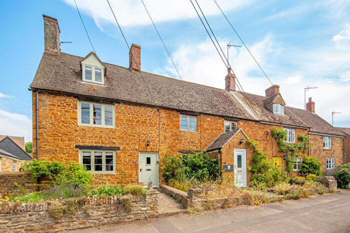 2 Bedroom Cottage For Sale In Main Street, Duns Tew, Oxfordshire, OX25