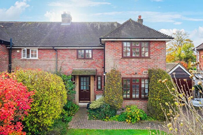 3 Bedroom Semi Detached House For Sale In Reynolds Road, Beaconsfield, HP9
