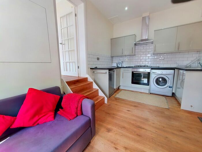 1 Bedroom Flat To Rent In Cranbourne Drive, Pinner, HA5