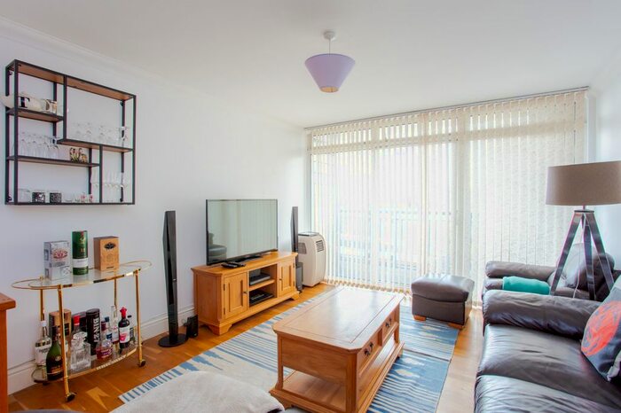 2 Bedroom Flat To Rent In Lndn-P - Pentonville Road, London, N1