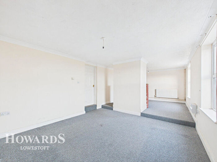 2 Bedroom Terraced House For Sale In High Path, Kessingland, NR33