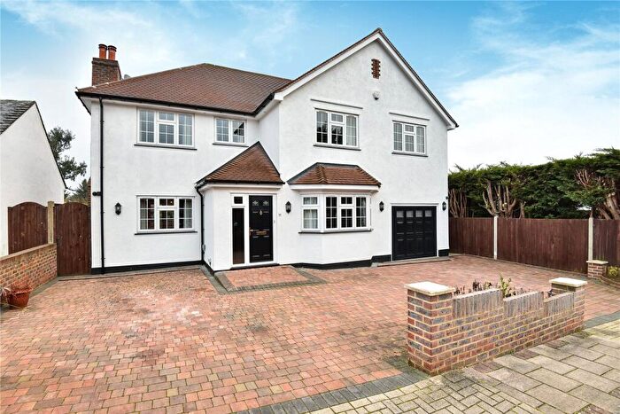 4 Bedroom Detached House To Rent In Westholme, Orpington, Kent, BR6