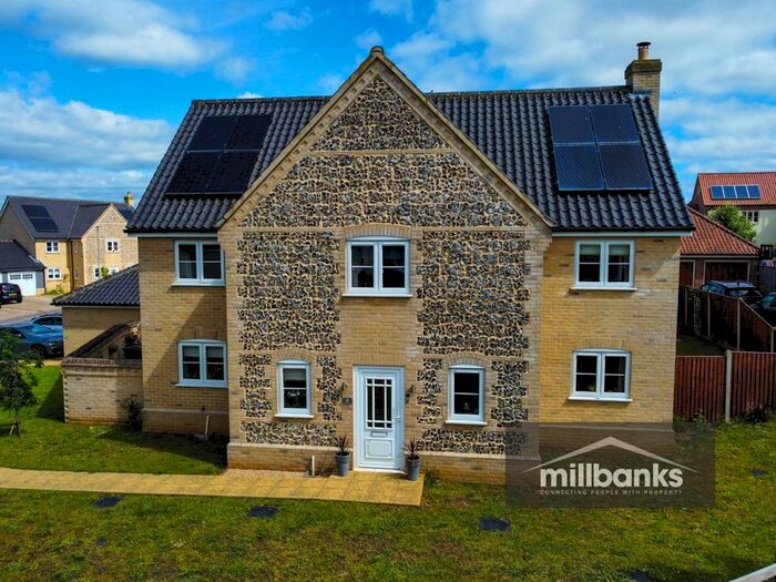 4 Bedroom Detached House For Sale In Roxbury Drive, East Harling, Norwich, Norfolk, NR16