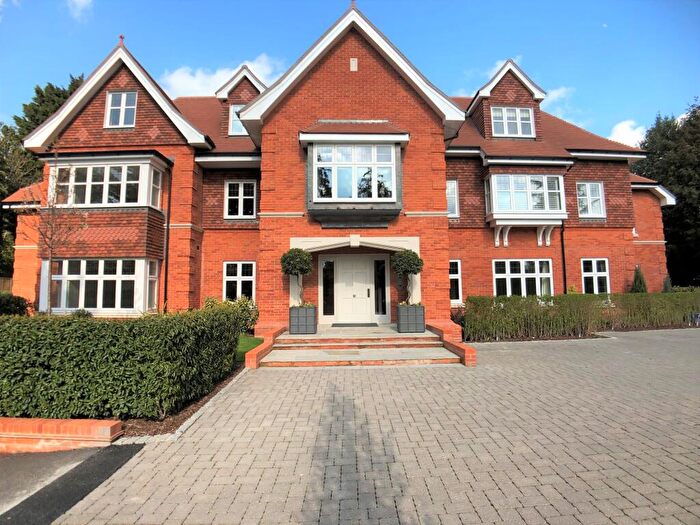 3 Bedroom Apartment To Rent In Penn Road, Beaconsfield, HP9