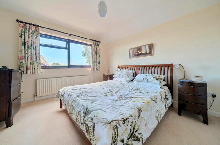 4 Bedroom Detached House For Sale In April Grove, Sarisbury Green, Hampshire, SO31