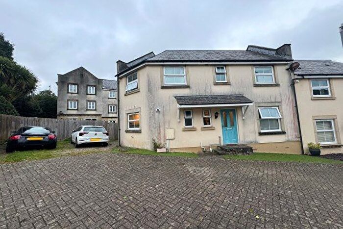 4 Bedroom End Of Terrace House To Rent In College Way, Truro, TR1
