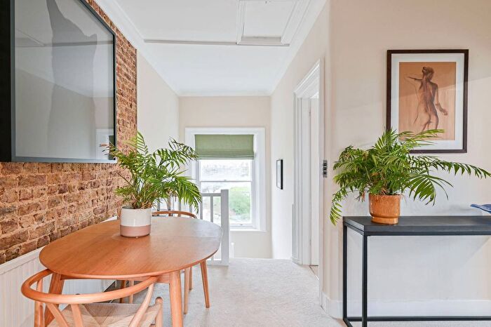 2 Bedroom Flat For Sale In Manor Mount, Forest Hill, London, SE23