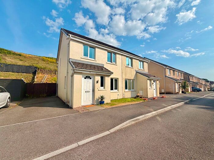 3 Bedroom Semi-Detached House For Sale In Heol Llwynffynon, Llangeinor, Bridgend, CF32
