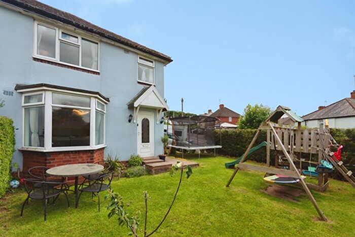 3 Bedroom Semi Detached House For Sale In Slatch House Road, Smethwick, B67