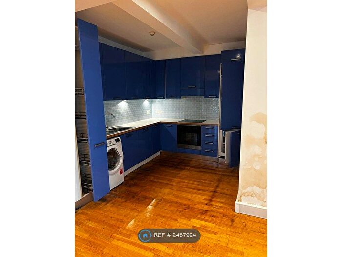 3 Bedroom Flat To Rent In St. James's Street, Brighton, BN2