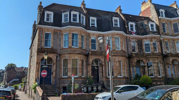 3 Bedroom Flat To Rent In Manilla Road - Garden, BS8