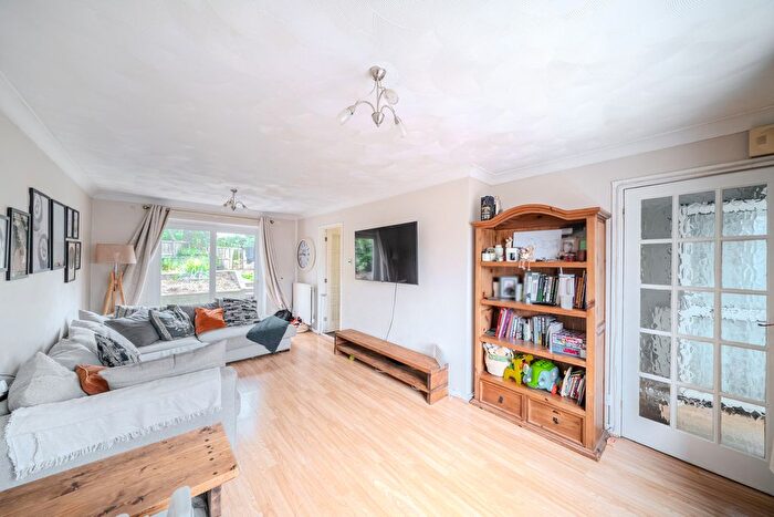 3 Bedroom Terraced House For Sale In Queens Road, Chepstow, NP16