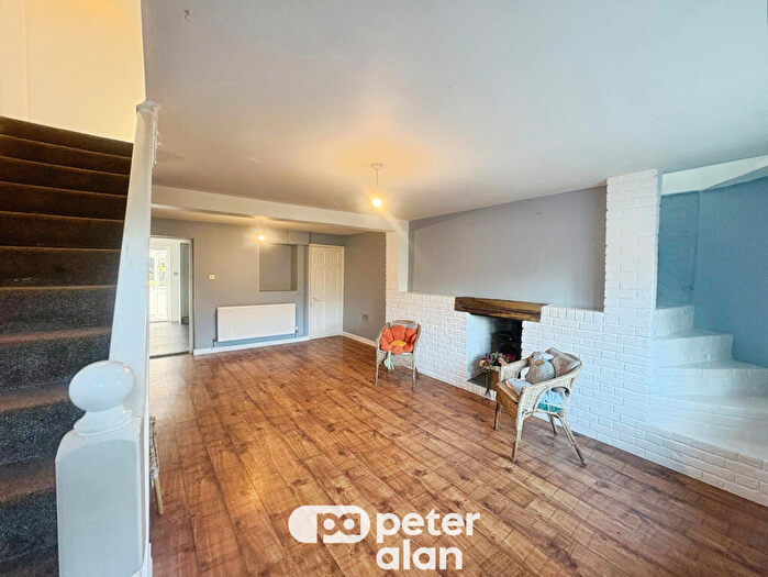 2 Bedroom Cottage To Rent In New Road, Kenfig Hill, Bridgend, CF33