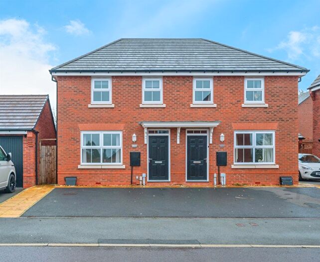 3 Bedroom Semi-detached House For Sale In Sorrel Close, Uttoxeter, ST14