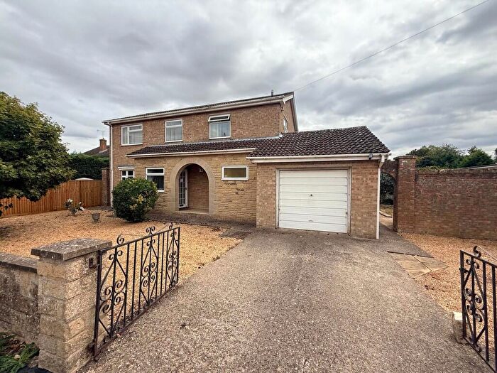 3 Bedroom Detached House For Sale In The Shrubbery, Chatteris, Cambs., PE16