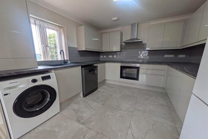 2 Bedroom Apartment To Rent In Lilac Grove, Beeston, NG9