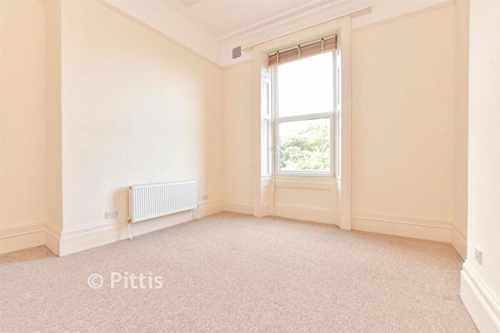 2 Bedroom Apartment For Sale In West Hill Road, Ryde, Isle Of Wight, PO33