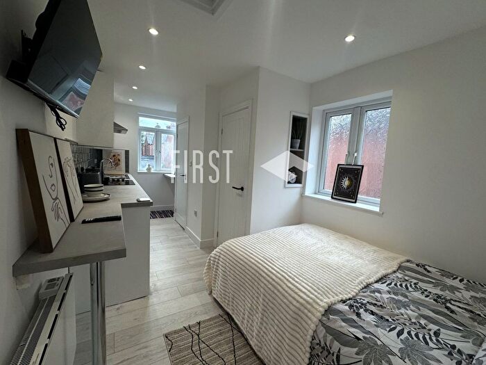 1 Bedroom Studio To Rent In Knighton Fields Road East, Knighton Fields, LE2